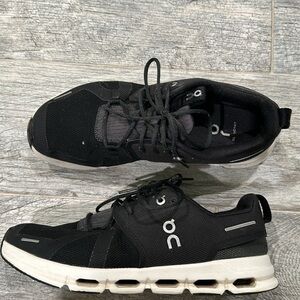 Black On running shoes kids size Y6.